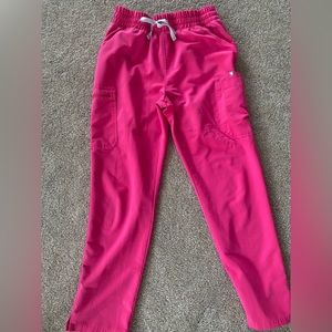 Shocking pink figs M